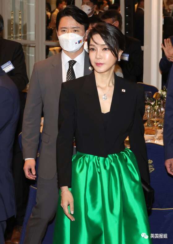 韩国总统美貌夫人辟谣曾做陪酒女博士也被证没抄袭