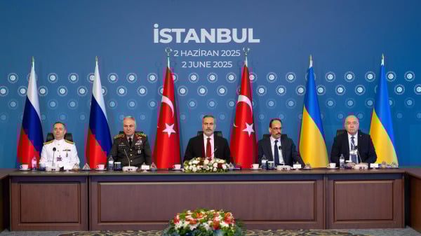 ڿͶ˹ųԱϯ 2025  6  2 ˹̹еĺƽ̸⽻ƵУ֡Ƶܲı÷͢˽鱨־ֳײ֣Ҷ