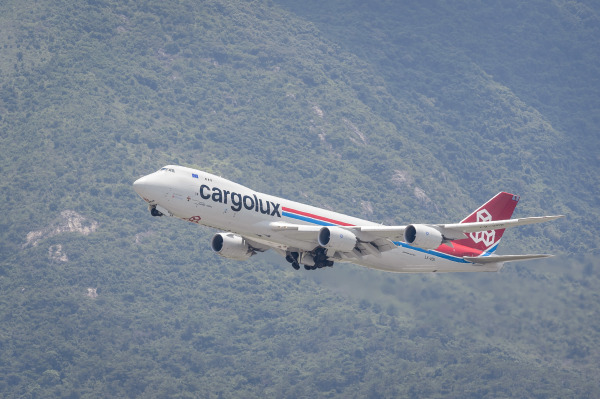 һ¬ɭ˺չ˾CargoluxĲ747-8R7F201888մ۹ʻɡ