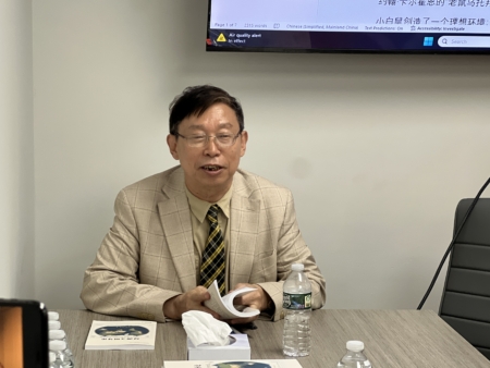 律师叶宁(左一)出新书《绿洲文明导论-一部为人类未来开路的思想地图》,举行新书发布会。