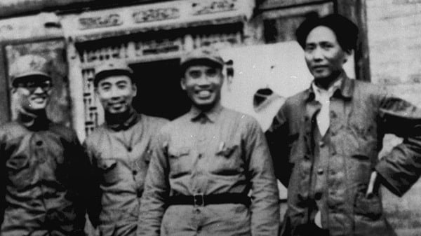 周恩来、朱德、毛泽东在陕北合影