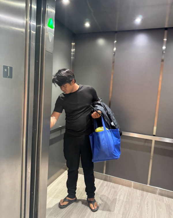 抢夺法轮功横幅 洛中领馆楼内雇员被警方警告-墙外头条