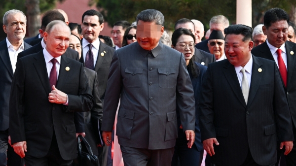 ͼΪ202593գ˹ͳվйϰƽͳ쵼˽һϯ찲Ź㳡еľıʽͼƬԴSERGEY BOBYLEV/POOL/AFP via Getty Images