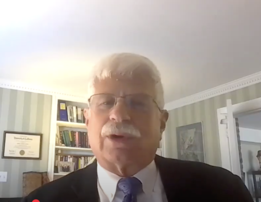 2025年10月16日,美国国际宗教自由委员会(USCIRF)举行线上听证会,主题为“中共国家控制宗教”。图为美国前助理国务卿、大学法学教授罗伯特·德斯特罗(Robert Destro)( USCIRF视频截图)