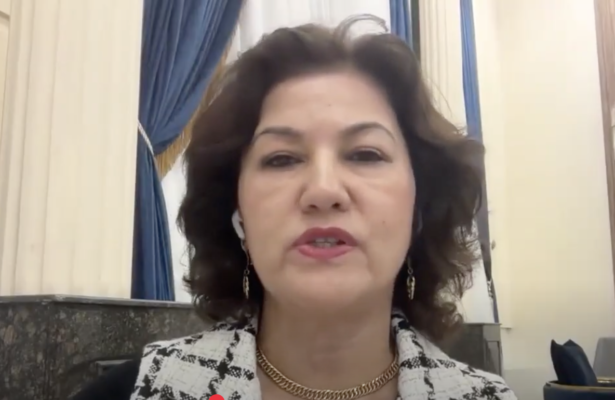 2025年10月16日,美国国际宗教自由委员会(USCIRF)举行线上听证会,主题为“中共国家控制宗教”。图为“维吾尔运动”的创始人兼执行主任茹仙·阿巴斯(Rushan Abbas)在听证会发言中( USCIRF视频截图)