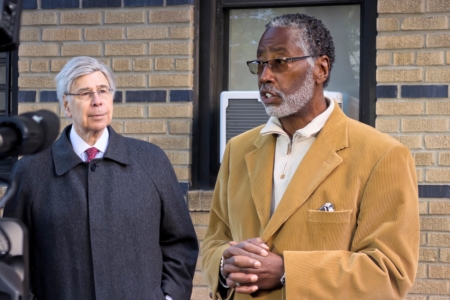 前惩教工会主席西布鲁克(Norman Seabrook)出席记者会。