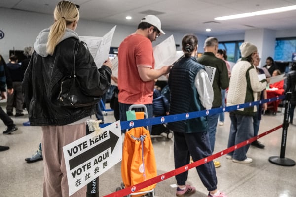 2025年11月2日,纽约市曼哈顿区曼哈顿社区学院在提前投票最后一日举行市长选举投票。