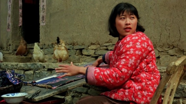 大陆演员岳红在电影《野山》中扮演女主角秋绒