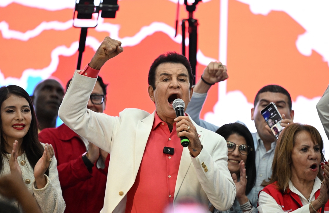 20251130պ鶼˹ѡɵͳѡ˹ǣSalvador NasrallaڳƱǰ̸ (MARVIN RECINOS / AFP via Getty Images)