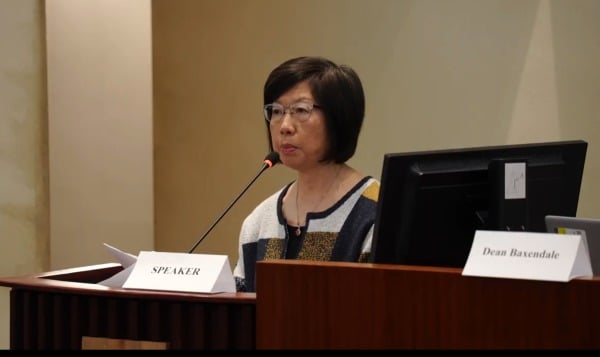 曼尼托巴大学荣休教授玛丽亚发言