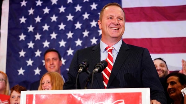 �����������ݹ��͵�����Ա��ǰ���������ܼ�쳤ʩ���أ�Eric Schmitt��(Kyle Rivas/Getty Images)