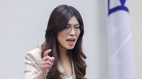 郑丽文主持国民党中常会。