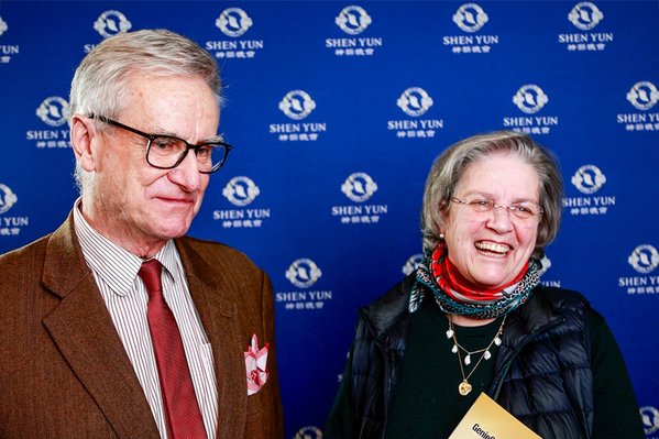 2026年1月23日,列支敦士登贡达卡亲王(Gundakar Prinz von Liechtenstein)(左)与玛丽王妃(Marie Prinzessin von Liechtenstein)在奥地利维也纳一同观赏了神韵演出。(NTD)