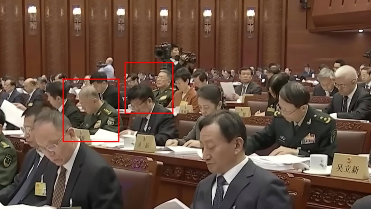 �й��Ͻ���ƽ��ǰ�ţ���֣��ƽ�����ţ���ϯ2025��12�µ��ٿ���ȫ���˴�ί���ʮ�Ŵλ��顣����Ƶ��ͼ��