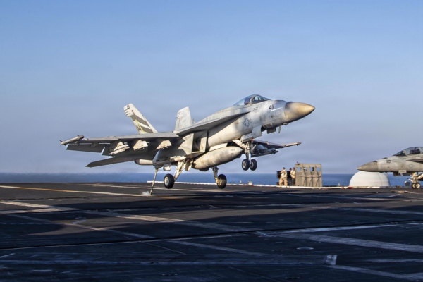 2026��3��3�գ�������151����ս�����жӣ�VFA-151����F/A-18E��������Ʒ䡱ս�����ڡ�ʷʫ֮ŭ�ж�����Operation Epic Fury���ڼ䣬�ں�ĸ�ֿϺţ�CVN 72���Ͻ��䡣������������