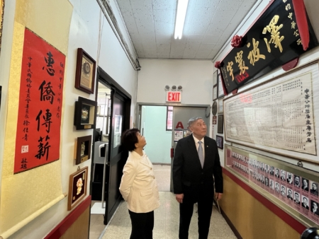 ŦԼ�л�������ϯ�������򵽷õ�̨���г�¬������ܻ���ڱ���Ĵ�����ʷ��Ƭ�����