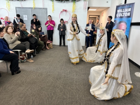 �佱��ʽ����������ɫ���ݡ�