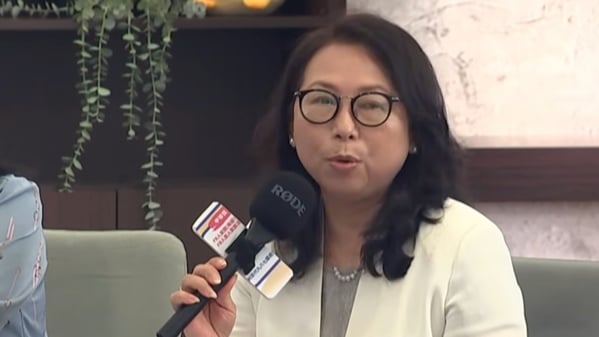 �촺ݺ��������Ĺ����������й��������µġ���ͻ�㡱��ּ�ڲ���̨��������ߵĵ��ߣ�����Ϊ�й��������زġ�