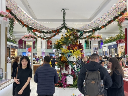 2026��4��23�գ�ŦԼ��÷���ٻ������㳡�껨չ��Ļ��