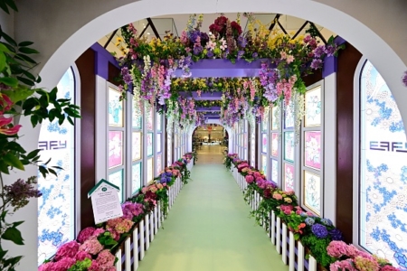 2026��4��23�գ�ŦԼ��÷���ٻ������㳡�껨չ��Ļ��