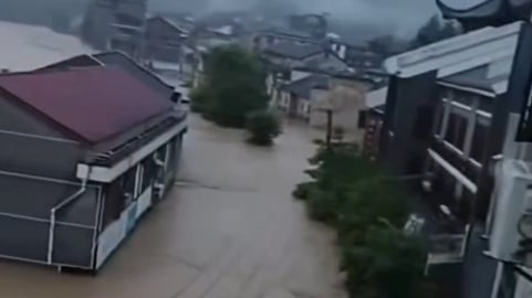 洪水