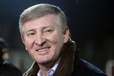 FC Shakhtar President Rinat Akhmetov attends a training session of his team in Donetsk on February 12, 2013, a day before its Champions League football match against German champions Borussia Dortmund. AFP PHOTO/ALEXANDER KHUDOTEPLY (Photo by Alexander KHUDOTEPLY / AFP via Getty Images)