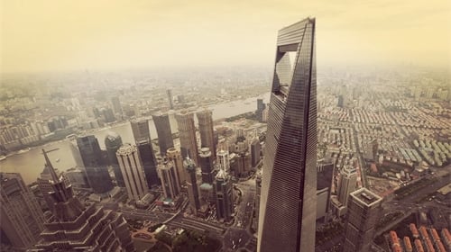 这份调查报告,被视为洪水猛兽封存。图为上海金融区。
