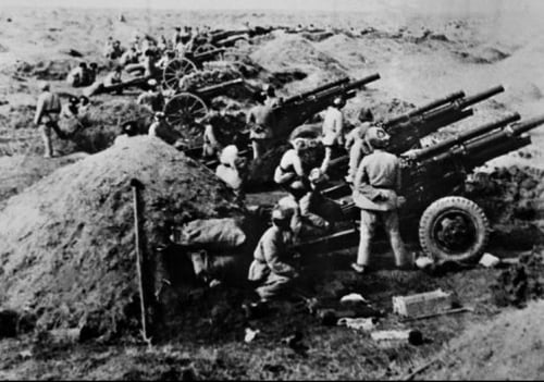1948年,林彪四野共军发动辽沈战役,围攻锦州范汉杰国军。