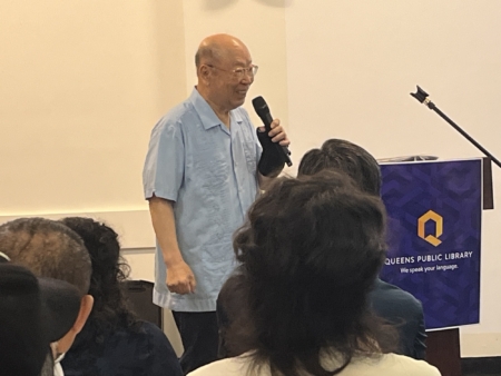 于金山先生现场回答观众的问题。
