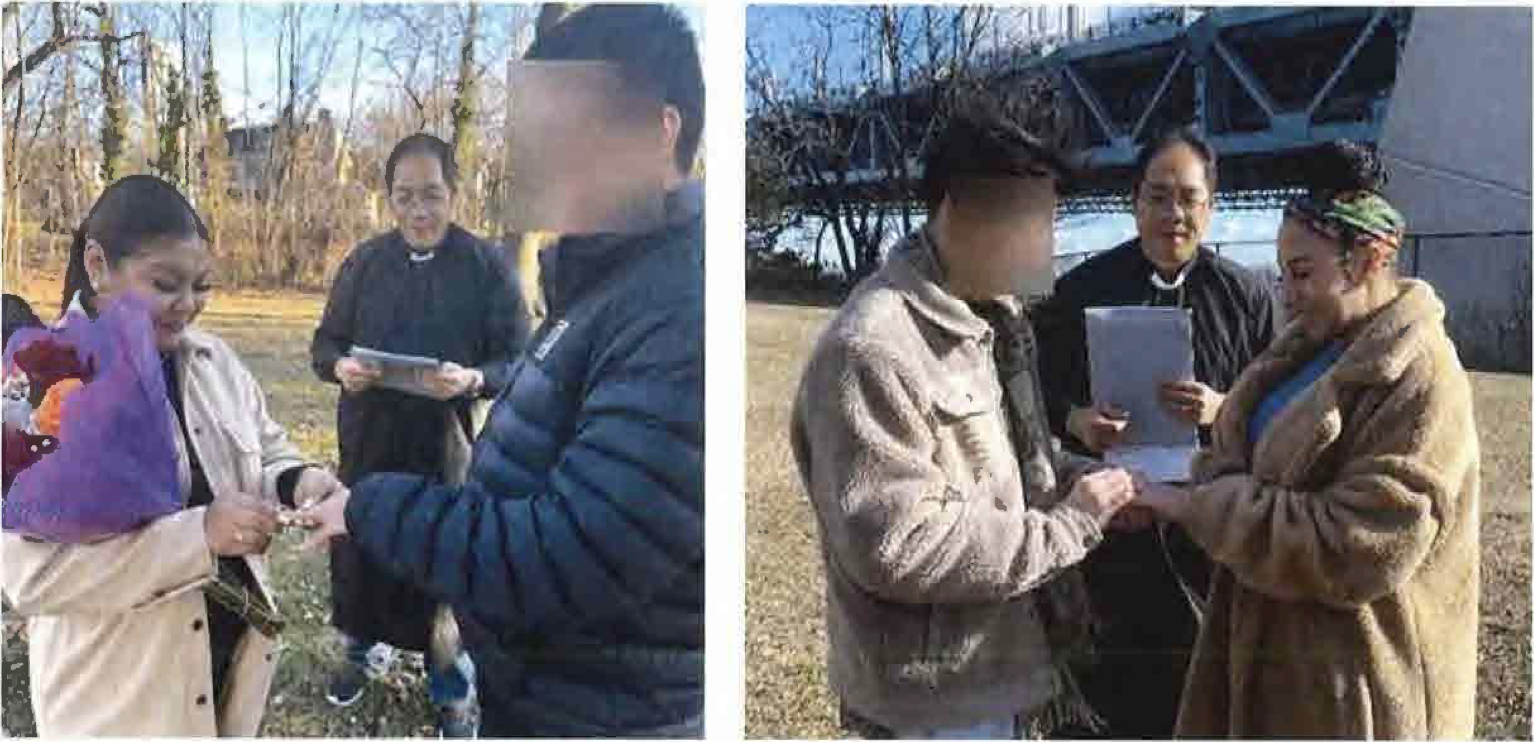 被告Anthony Cheng(中)出现在两场虚假婚礼的照片中。(起诉书截图)