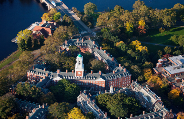 哈佛大学