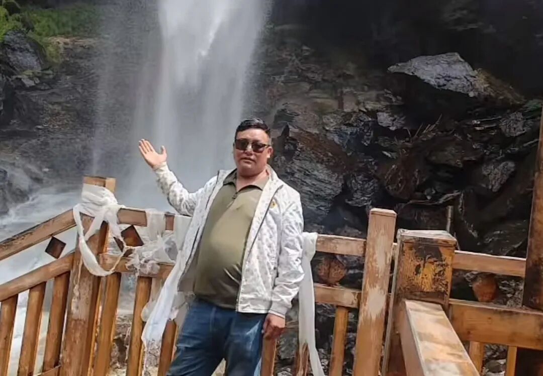 图为8月26日次仁多吉在吉隆钡旅游。